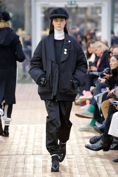 Look 49